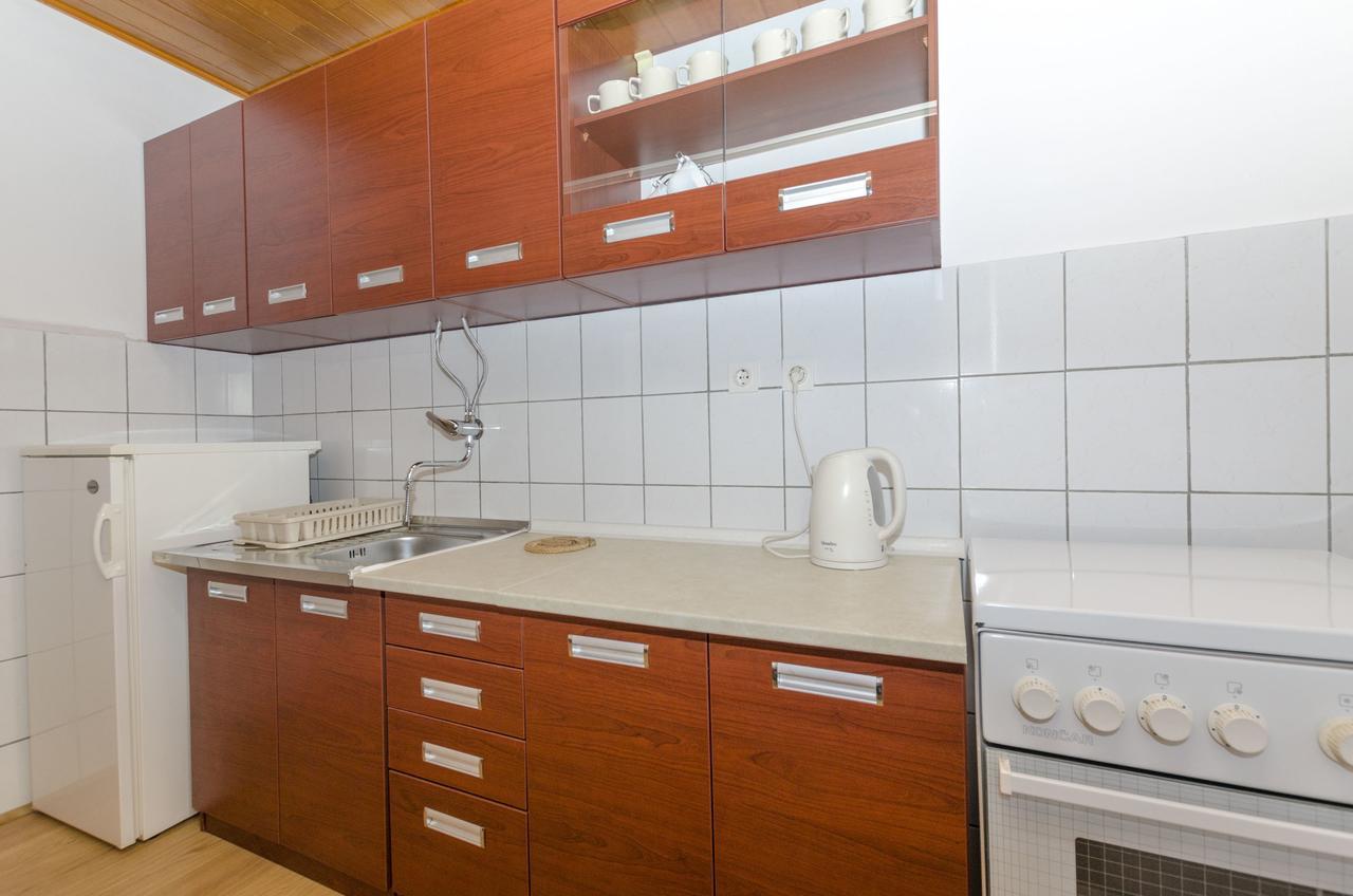 Apartments Katica Примоштен Экстерьер фото